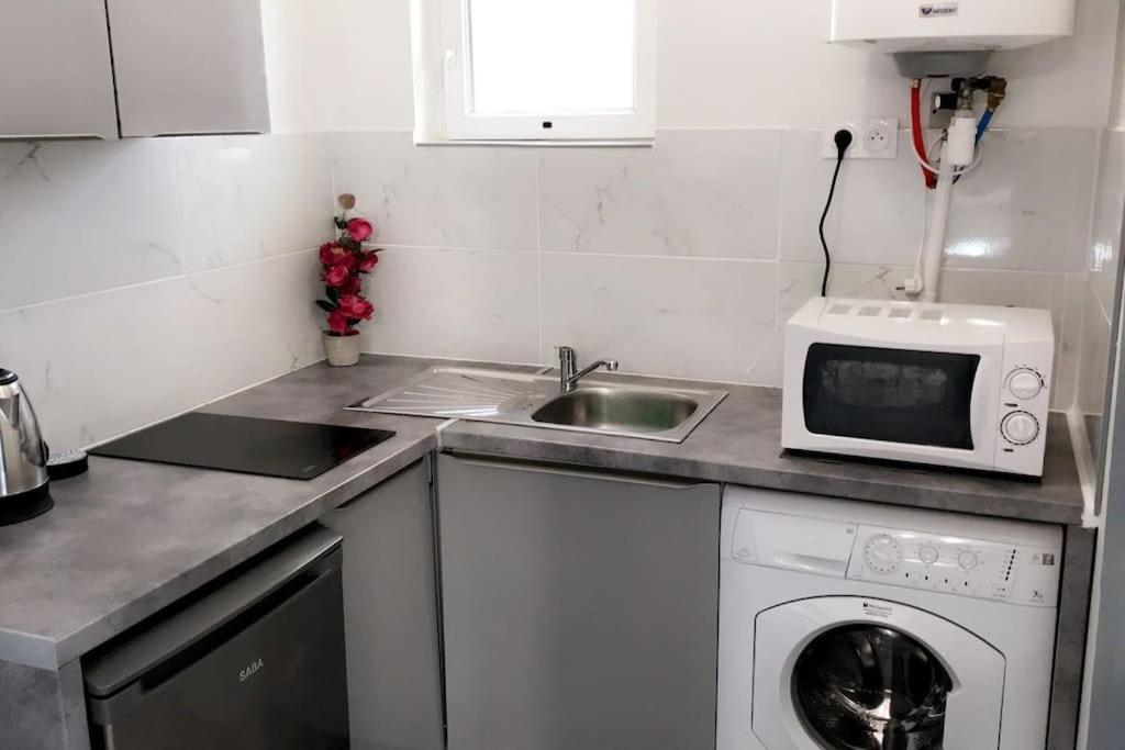 Studios Moderne Et Spacieux Morieres-les-Avignon Bagian luar foto